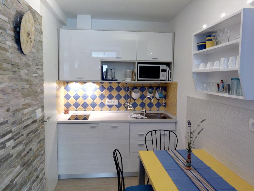 Apartments Sarc ロヴィニ エクステリア 写真